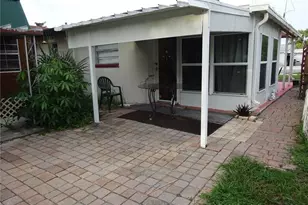 6141 10th St, Zephyrhills, FL 33542 - Photo 2