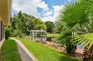 10681 Seminole Forest St E, Seminole, FL 33778 - Photo 28