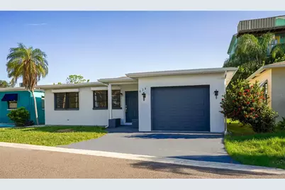 630 180th Avenue E, Redington Shores, FL 33708 - Photo 1