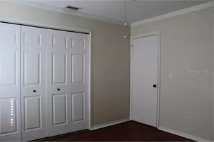 8605 Champlain Ct, Tampa, FL 33614 - Photo 4