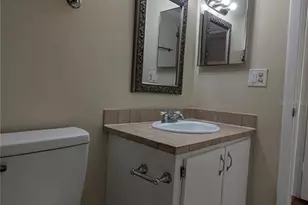 8605 Champlain Ct, Tampa, FL 33614 - Photo 14
