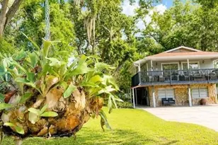 17430 Blackwell Ln, Lutz, FL 33549 - Photo 2