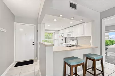 6177 Sun Boulevard #109, Saint Petersburg, FL 33715 - Photo 4