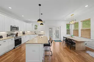 911 E Osborne Ave, Tampa, FL 33603 - Photo 14