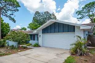 504 Bamboo Ct, Tarpon Springs, FL 34689 - Photo 2