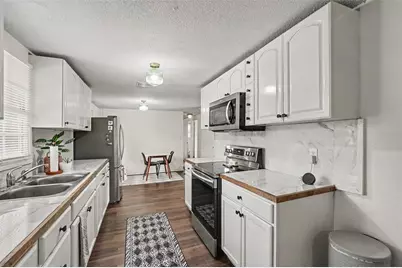 1611 Smithfield Circle W, Lakeland, FL 33801 - Photo 10