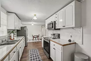 1611 Smithfield Circle W, Lakeland, FL 33801 - Photo 10