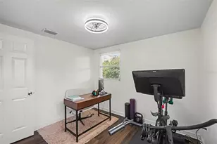 1611 Smithfield Circle W, Lakeland, FL 33801 - Photo 16