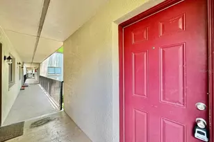 11703 Raintree Village Blvd, Tampa, FL 33617 - Photo 2