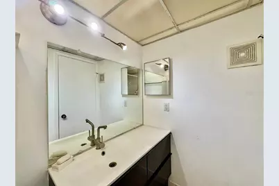 11703 Raintree Village Boulevard #C, Tampa, FL 33617 - Photo 14