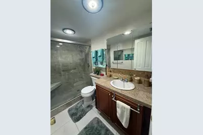 125 Picardy Villa Circle #101, Brandon, FL 33510 - Photo 10