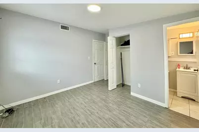 6816 W Burke Street, Tampa, FL 33634 - Photo 16