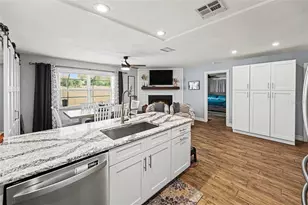 3369 Hunt Club Dr, Clearwater, FL 33761 - Photo 10
