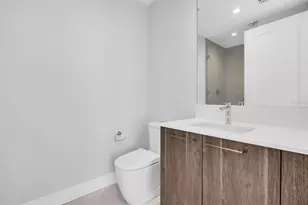 275 1st Ave S, Saint Petersburg, FL 33701 - Photo 18