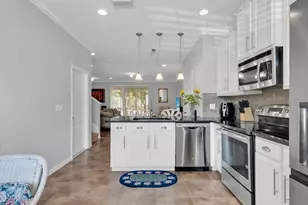 13901 River Willow Pl, Tampa, FL 33637 - Photo 8