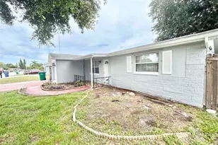 3323 Fairmount Dr, Holiday, FL 34691 - Photo 4