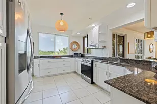 4737 Dolphin Cay Ln S, Saint Petersburg, FL 33711 - Photo 4