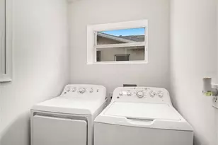 7833 Carriage Pointe Dr, Gibsonton, FL 33534 - Photo 12