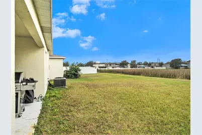 7833 Carriage Pointe Drive, Gibsonton, FL 33534 - Photo 22