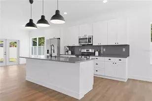 5111 68th St N, Saint Petersburg, FL 33709 - Photo 4