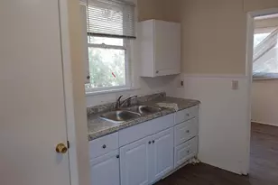 1924 30th St S, Saint Petersburg, FL 33712 - Photo 12