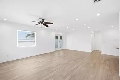 1867 Michigan Avenue NE, Saint Petersburg, FL 33703 - Photo 4