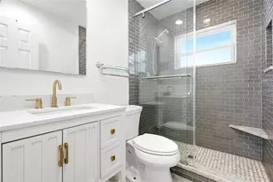 1867 Michigan Ave NE, Saint Petersburg, FL 33703 - Photo 18