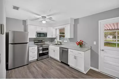 1150 1st Avenue NW, Largo, FL 33770 - Photo 6