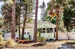 1750 34th Ave N, Saint Petersburg, FL 33713 - Photo 2