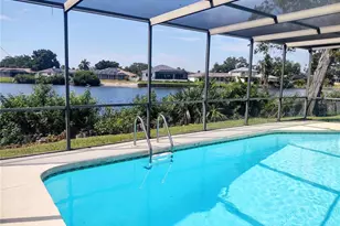 619 Riviera Bay Dr NE, Saint Petersburg, FL 33702 - Photo 4