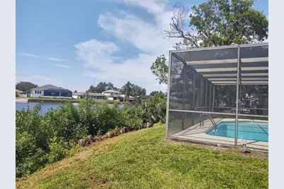 619 Riviera Bay Drive NE, Saint Petersburg, FL 33702 - Photo 18