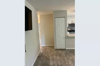 618 4th Avenue NE, Largo, FL 33770 - Photo 2
