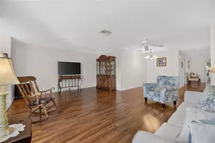907 Bluewater Dr, Sun City Center, FL 33573 - Photo 6