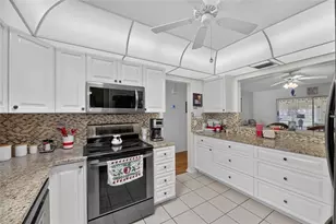 907 Bluewater Dr, Sun City Center, FL 33573 - Photo 12