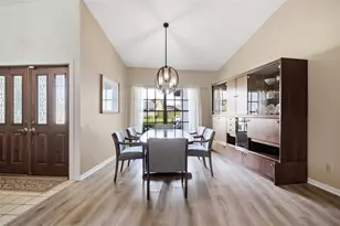 13707 Attley Pl, Tampa, FL 33624 - Photo 2