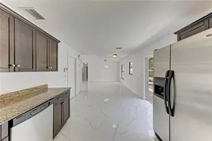 6540 Mauna Loa Blvd, Sarasota, FL 34241 - Photo 18