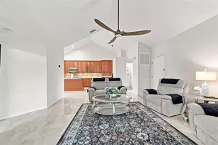 1124 Golfview Woods Dr, Sun City Center, FL 33573 - Photo 8