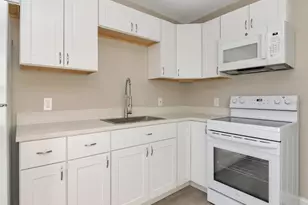 1207 62nd Ave E, Bradenton, FL 34203 - Photo 2