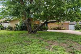12811 Lake Dr, Largo, FL 33774 - Photo 4
