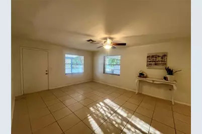705 Bayou Avenue, Tarpon Springs, FL 34689 - Photo 4
