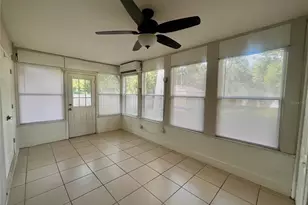 705 Bayou Ave, Tarpon Springs, FL 34689 - Photo 10