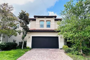 10132 Grand Oak Cir, Madeira Beach, FL 33708 - Photo 2