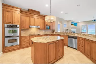 5918 Bahama Shores Drive S, Saint Petersburg, FL 33705 - Photo 8