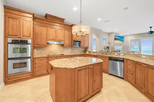 5918 Bahama Shores Dr S, Saint Petersburg, FL 33705 - Photo 8