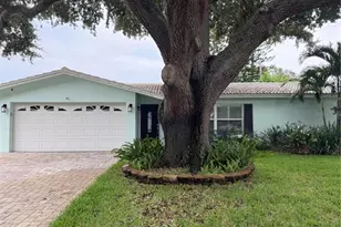 704 23rd St SW, Largo, FL 33770 - Photo 6