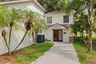 2770 Buckhorn Oaks Dr, Valrico, FL 33594 - Photo 6