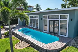 440 Palm Island SE, Clearwater Beach, FL 33767 - Photo 8