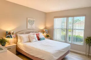 822 McCallister Ave, Sun City Center, FL 33573 - Photo 12