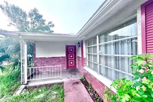 7204 Isle Dr, Port Richey, FL 34668 - Photo 2