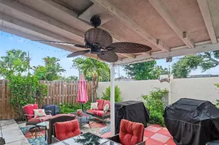 908 Byron Ln, Sarasota, FL 34243 - Photo 26